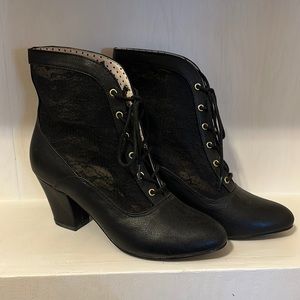 B.A.I.T Footwear Haku Booties with Lace Upper 7.5